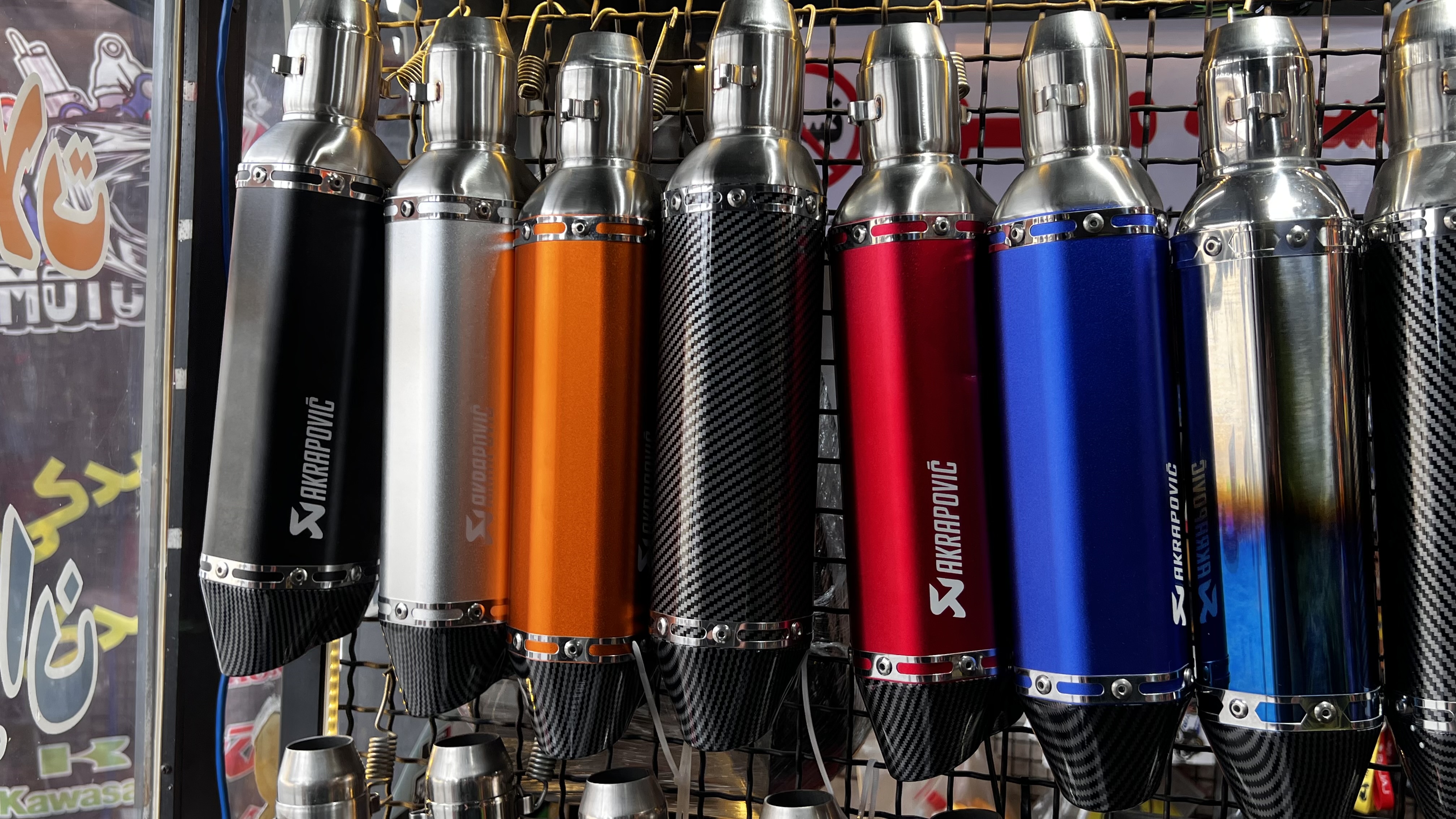 اگزوز قهرمانی موتورسیکلت دولول AKRAPOVIC